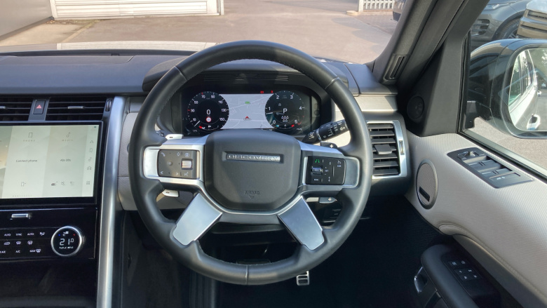 Land Rover Discovery 3.0 D300 Dynamic SE 5dr Auto Diesel Station Wagon